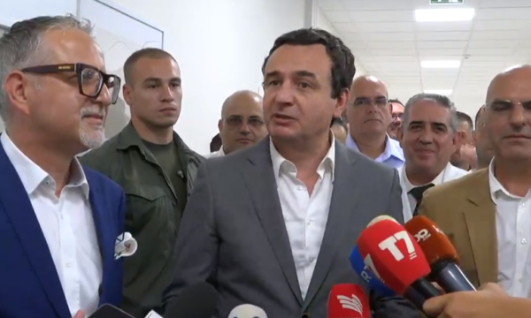 “Cili është raporti yt me amerikanët?”, Kurti s’i përgjigjet pyetjes: Kam përshtypjen se kjo s’ka lidhje me Klinikën e Urologjisë