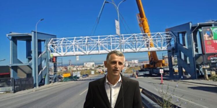 Numri dy i ministrisë së Infrastrukturës njofton se në Veternik është vendosur mbikalim për këmbësorët