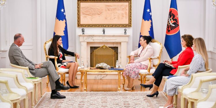 Osmani pret në takim shefen e re të UNICEF-it për Kosovë, Veronika Vashchenko