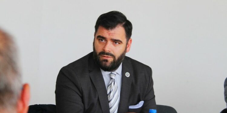 Mustafi: Edhe një tjetër raport i BE-së konstaton se Serbia e Vuçeviqit me hapa prapa