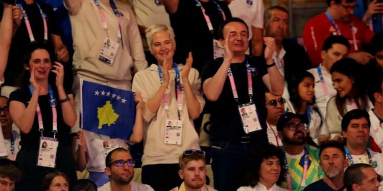 “Krenar që Kosova mbetet shtet i xhudos” – Kurti pas medaljes së argjendtë të Distria Krasniqit