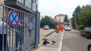 Largohen grilat përreth objektit të komunës së Mitrovicës së Veriut, Atiq: Siguria është përmirësuar dukshëm