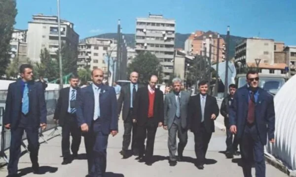 Kur Ibrahim Rugova kalonte mbi Urën e Ibrit, vëllai i Gani Gecit: Ta shohin disa patriota
