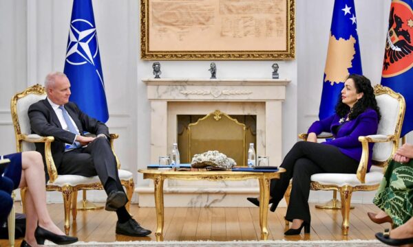 Osmani takohet me Ndihmës Sekretarin e Përgjithshëm të NATO-s: Mirënjohje për kontributin e aleancës në Kosovë