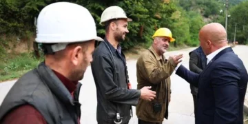 Haradinaj viziton Sindikatën e Minatorëve: Trepçës duhet t’i kthehet shkëlqimi