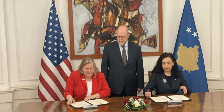 Kosova nënshkruan marrëveshjen e grantit afro 35 milionëshe me USAID-in