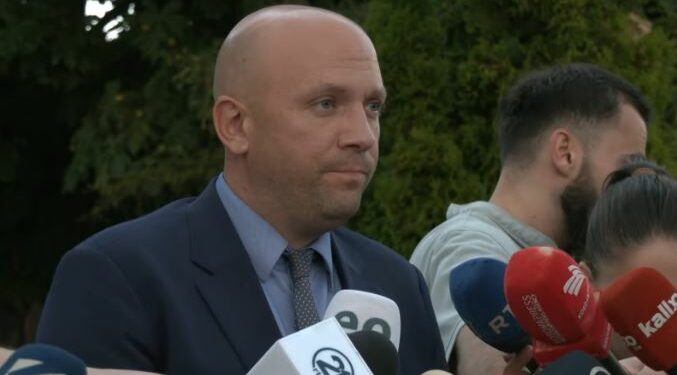 “Marrëveshje që nuk janë të lehta”, mesazhi që dha Sarrazi për anëtarësim në BE mes Kosovës dhe Serbisë