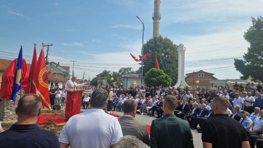 Zbulohet busti i heroit Rrustem Bruqi në Isniq