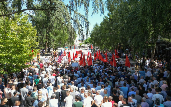 Protesta e shqiptarëve në Bujanoc përfundon e qetë