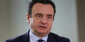 Kurti udhëton drejt Amerikës, merr pjesë në Konventën e Demokratëve