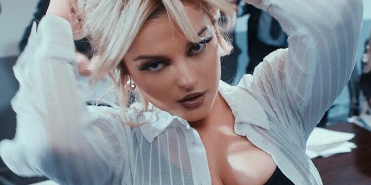 Bebe Rexha ka një dhuratë sot për fansat (VIDEO)