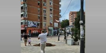 Arsenijeviq iu fishkëllen ministrave në Veri, dërgohet në stacion dhe dënohet me para