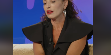 ‘Oj Mafi’ – Aktorja pyetet për rolin e famshëm me dimija, reagimin e saj epik nuk duhet ta humbisni