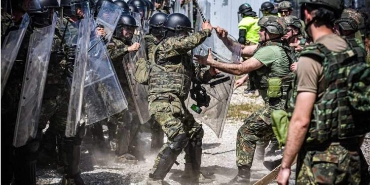 KFOR me 500 ushtarë kryen ushtrim madhor kundër trazirave, e quan “Ura është shumë larg”