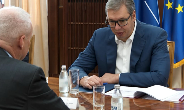 Sulmet ndaj KFOR dhe Banjska, Zyrtari i NATO’s tregon çfarë i tha Vuçiqit në Beograd dhe si iu përgjigj ai