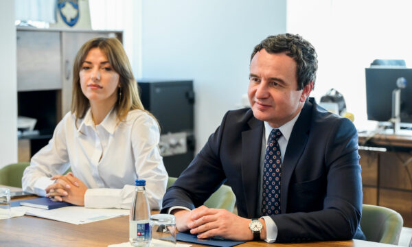 Vizita e Kurtit në SHKK, Arben Gashi: A e ka pyetur ministren e vet pse ndodhën gjithë këto arratisje?