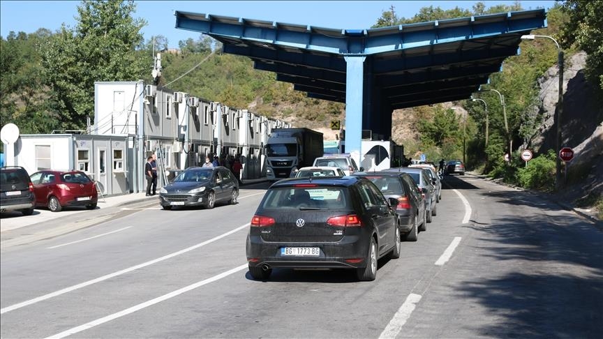 Nga 20 minuta pritjet te Dheu i Bardhë dhe në Jarinje