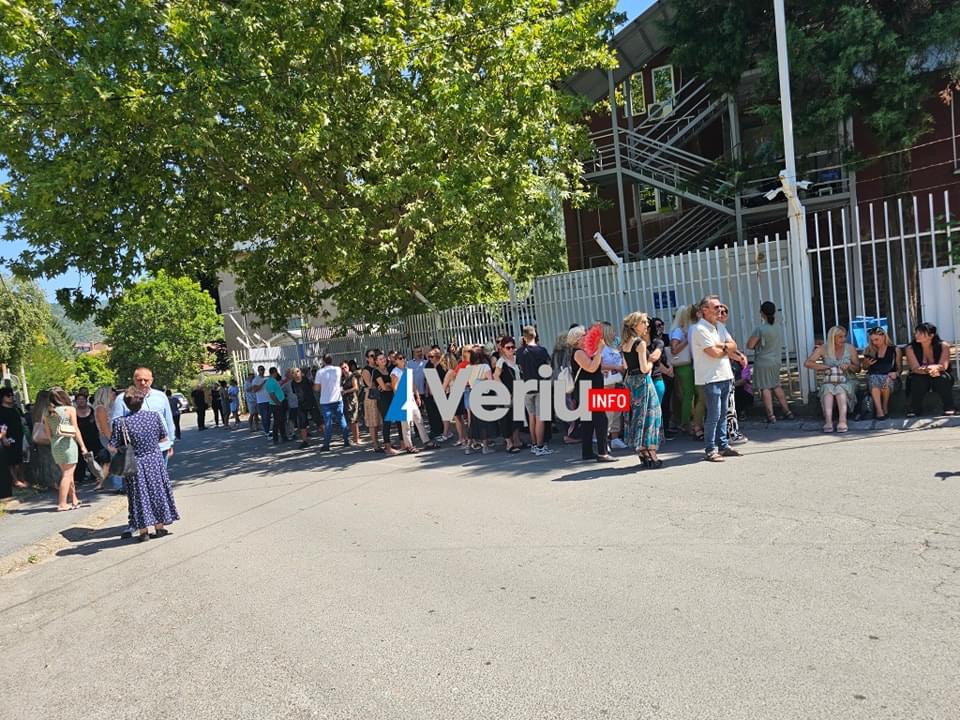 Protesta në Mitrovicë përfundon, protestuesit shpërndahen