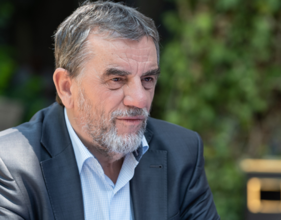 Krasniqi: A janë të marrë a të poshtër këta që po e akuzojnë opozitën se gjoja është kundër hapjes së urës?
