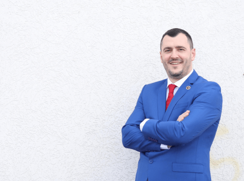 Krasniqi i AAK-së: Me ose pa vetëdije Kurti nuk po i shërben interesave të Kosovës