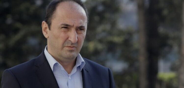 Arres’tohet zyrtari i ministrisë së Liburn Aliut, u kap në veturën zyrtare me dy vajza serbe