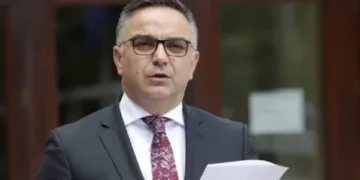 Tahiri porositë qeverinë: Kthehuni në realitet, mos mashtroni, punoni najsend!
