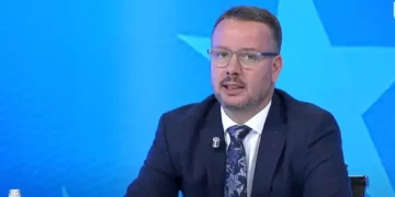 Kajtazi, mërgimtarit që fyeu ish-presidentin: Thaçi në moshën e tij e ka lënë Zvicrën dhe u kthy në Kosovë për të luftuar