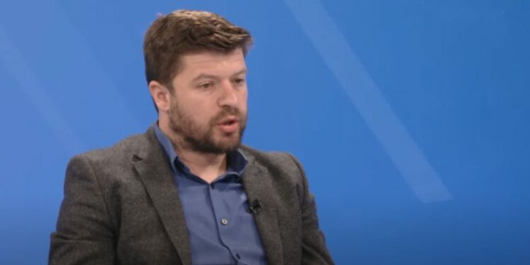 Anëtari i PSD-së për Vjosa Osmanin dhe Gërvallën: Komunikim me fjalor showbizi, kanë ego banale