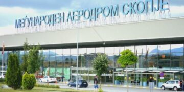 Aeroporti i Shkupit reagon përsëri për rastin e Presidentes: Ministria kërkoi kontroll standard, vetëm mysafirët zyrtarë bëjnë përjashtim
