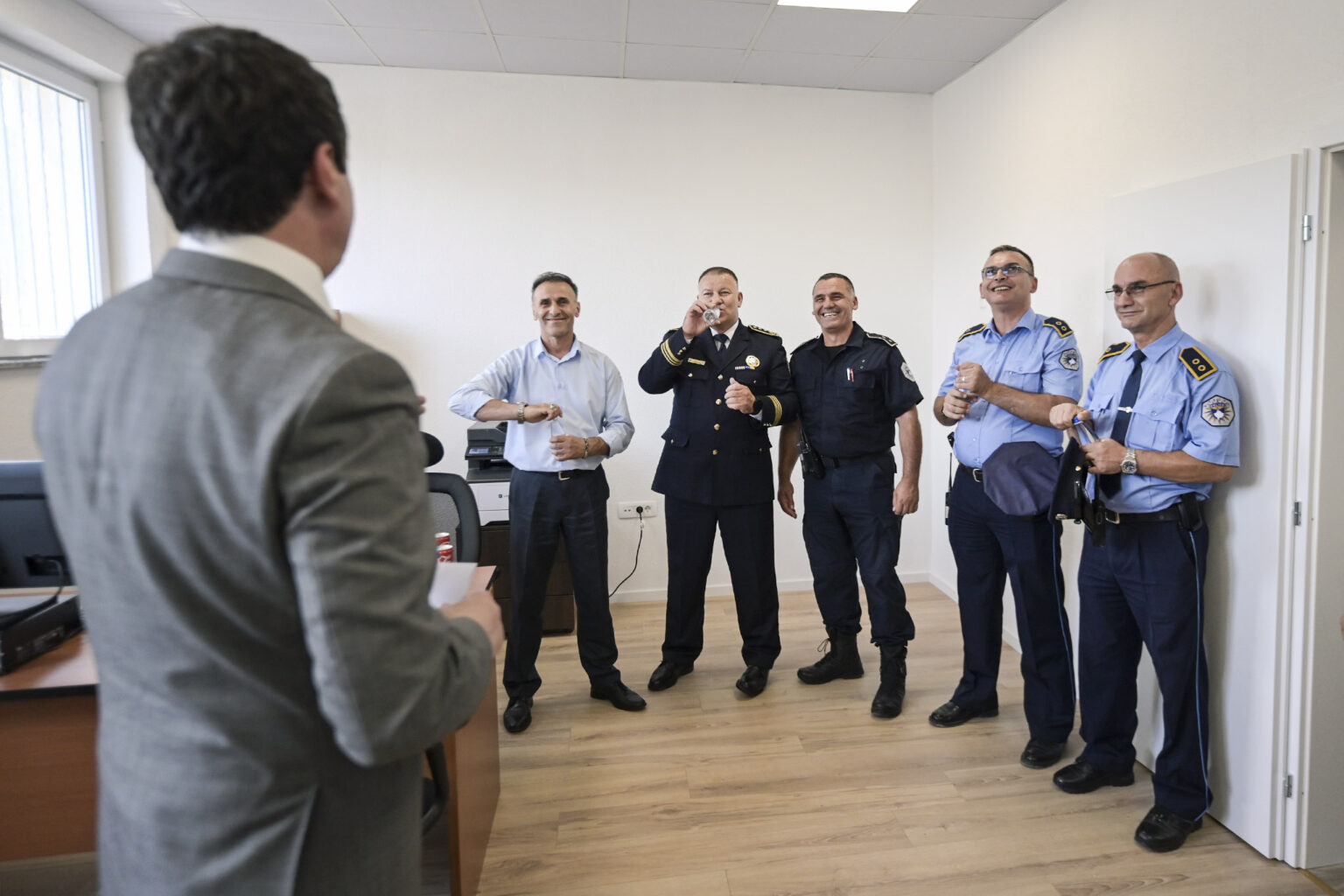 Përurimi i nënstaconit policor “me tri dhoma e dy banjo” në Leposaviq, Kurti: Kushtet e mira të punës reflektohen në shërbime