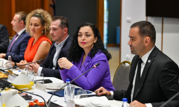 Osmani njofton sot për një takim që e ka realizuar gjatë javës me drejtues të Odës Amerikane