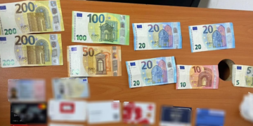 Gjeti portofolin me 625 euro, 16-vjeçari në Ferizaj e dorëzon në polici