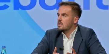 Deputeti i LVV-së: Ambasadori amerikan nuk merr vesh në ura, ai duhet të qëndrojë në ambasadë