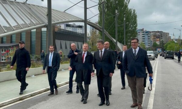 Hapja e urës së Ibrit, Lajçak: Pretendimet se BE-ja është kundër janë të pavërteta dhe çorientuese