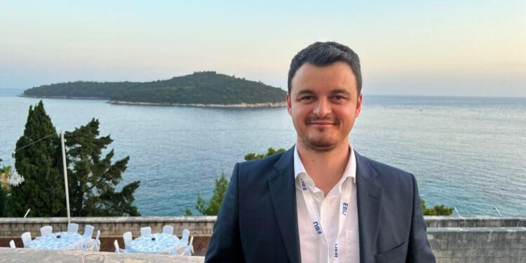 LAJMI I FUNDIT: Skandali me shkrimin e Slobodna Bosna, Boletini jep dorëheqje nga pozita e kryetarit të Bordit të RTK-së