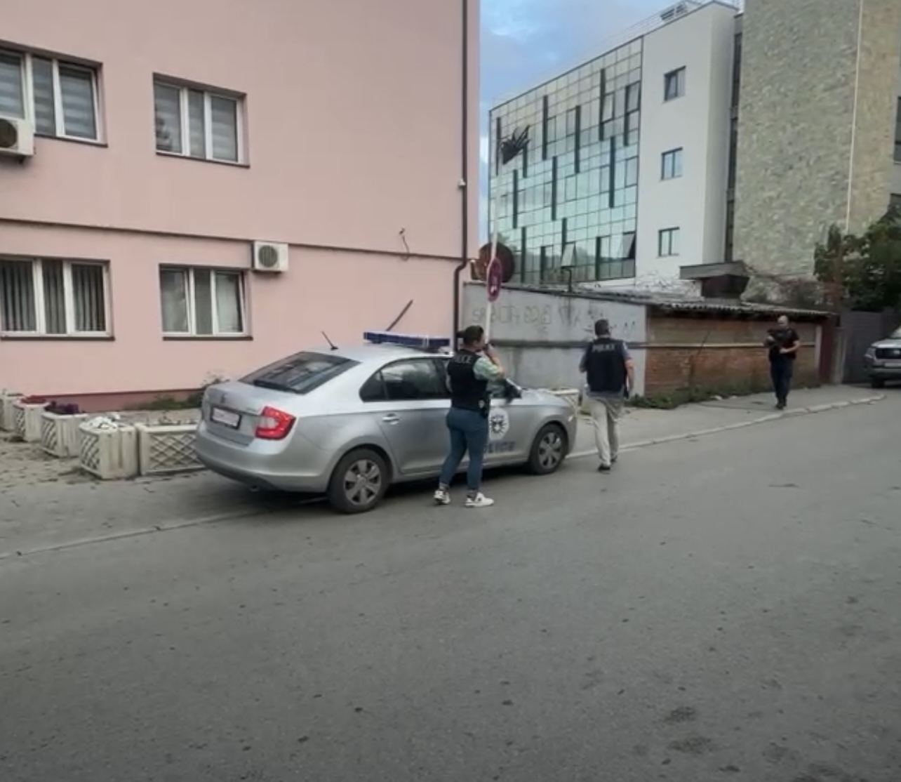 Ekskluzive/ Policia konfiskoi kompjuterë nga operacioni në veri, disa nga objektet ilegale u vetëdorëzuan