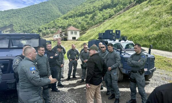 Ambasada amerikane i çon mesazh ministrisë që drejton Sveçla pas aksionit të sotëm në Veri