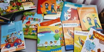 Viti i ri shkollor, disa prindërve nuk u janë ekzekutuar paratë për libra
