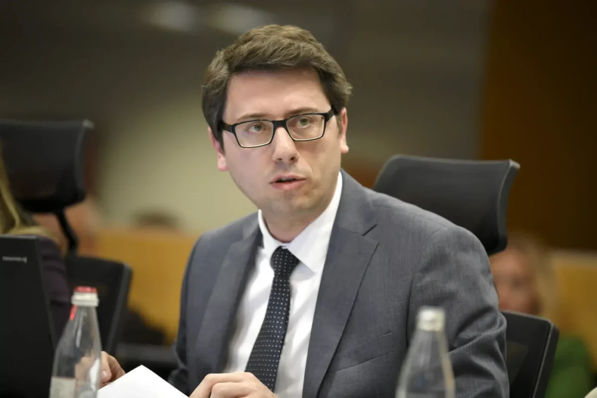 Hekuran Murati thirrje diasporës: Mos paguani për sigurimin kufitar!