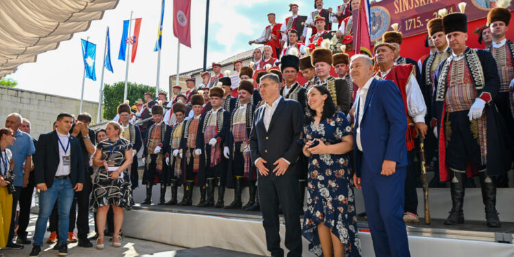Osmani: Sinjska Alka, një nga ngjarjet më të rëndësishme për kroatët – nderon rezistencën heroike të ushtarëve