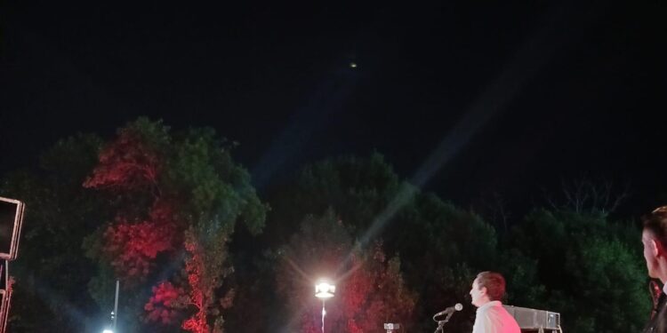 Kurti takohet me mërgimtarët në Prishtinë