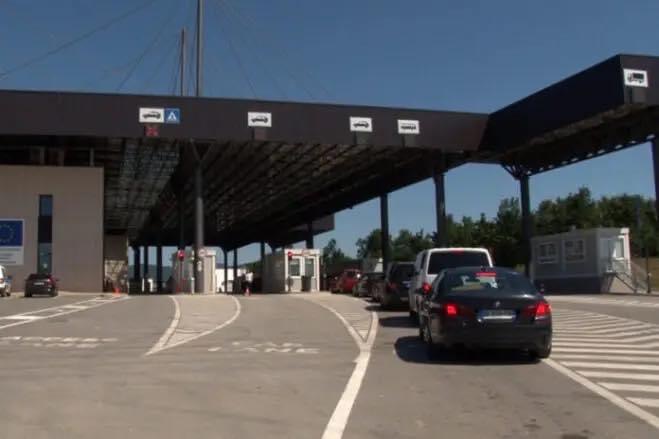 Bie ndjeshëm koha e pritjeve në pikat kufitare