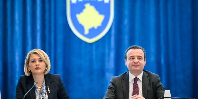 Kusari-Lila: Shanset për rrëzimin e Qeverisë kanë humbur