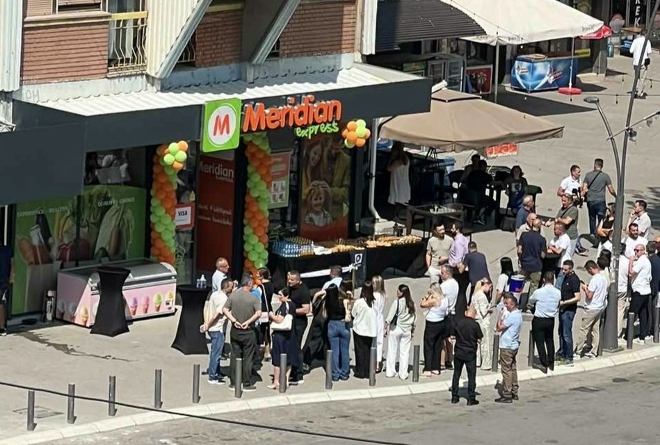 Serbët në veri me thirrje për bojkot të bizneseve shqiptare: “Mos ju ofroni Meridianit”