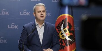 Azemi thotë se Ura e Ibrit po përdoret për një grusht vota: Për shkak të kryeneçësisë së Kurtit u paralajmëruam për sanksione të reja