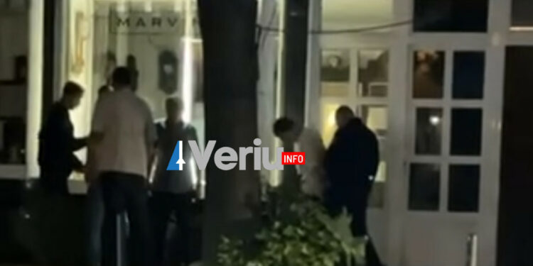 Përleshje fizike mes disa të personave në qendër të Mitrovicës, policia i kap në momentin kritik (Video)