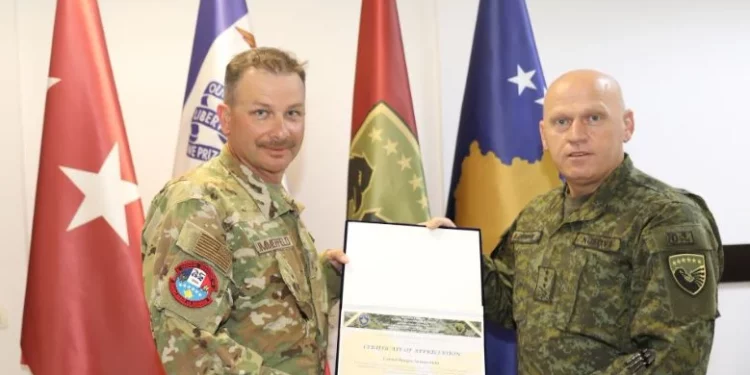 Jashari dekoron personelin e Gardës Kombëtare të Ajovës