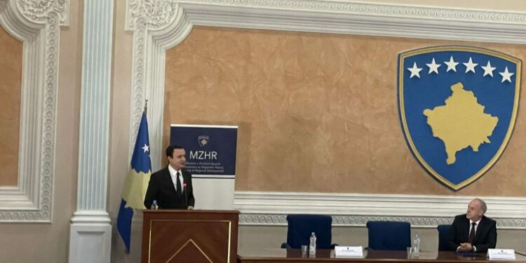 Kurti: Punësimi në Kosovë është rritur falë mbështetjes qeveritare