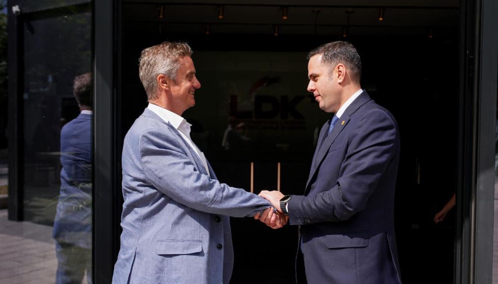 Abdixhiku pret në takim ambasadorin britanik, thotë se LDK po hyn në zgjedhje me ekip, program e ide të reja