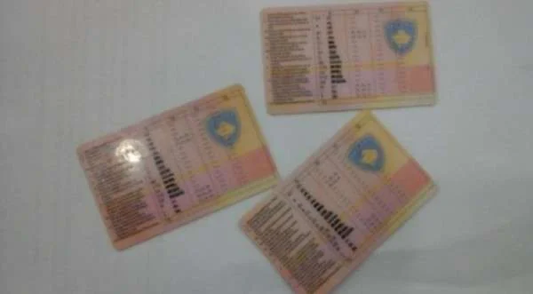 Veç edhe tri ditë: Prej 23 gushtit patentë shoferët serbë nuk do të vlejnë në Kosovë, dënimi deri në 1.500 euro